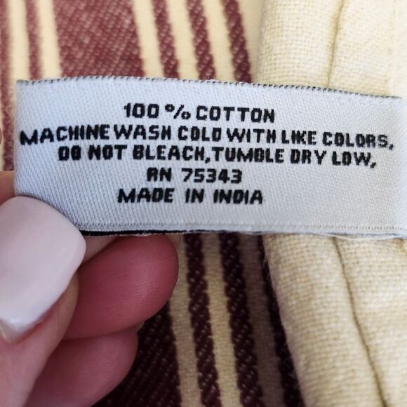 Bath & Body Works 3-wick candle holder, metallic w/ wine & grapes design - Picture 8 of 16